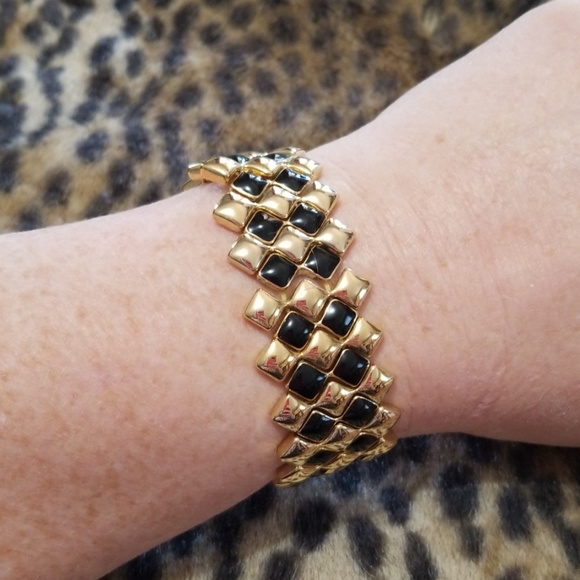 Jewelry - Vintage Gold & black bracelet